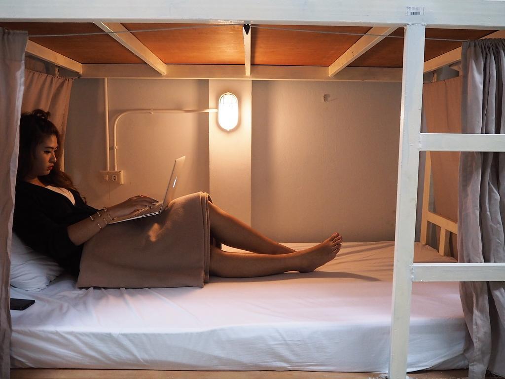 Counting Stars Hostel Банкок Екстериор снимка