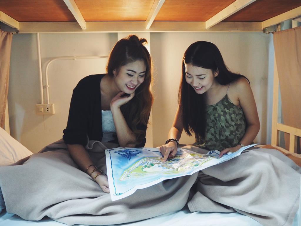 Counting Stars Hostel Банкок Екстериор снимка