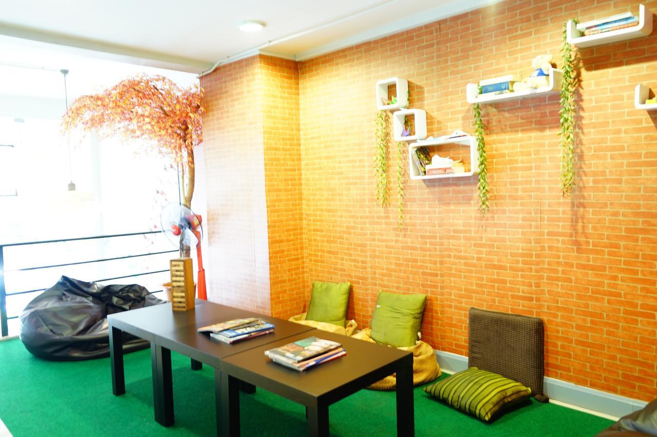Counting Stars Hostel Банкок Екстериор снимка