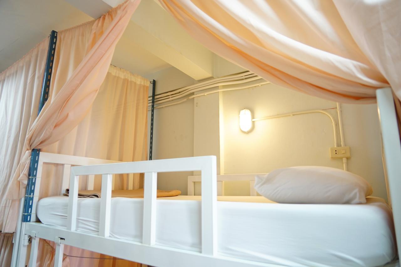 Counting Stars Hostel Банкок Екстериор снимка