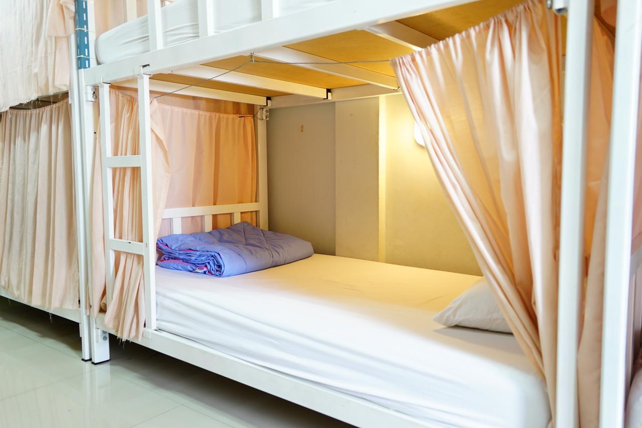Counting Stars Hostel Банкок Екстериор снимка